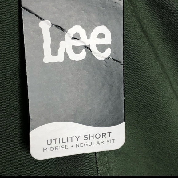 NWT Lee Bermuda Utility Shorts Size 22 Misses - Picture 2 of 6